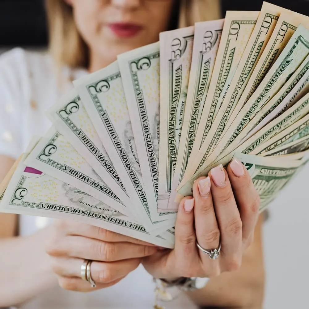 How Much Are Eyelash Extensions - Average Eyelash Extensions Price by PMUHub
