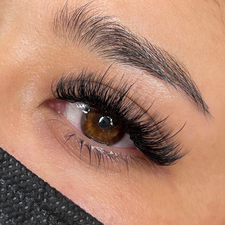 How Do I Maintain Hybrid Lash Extensions?