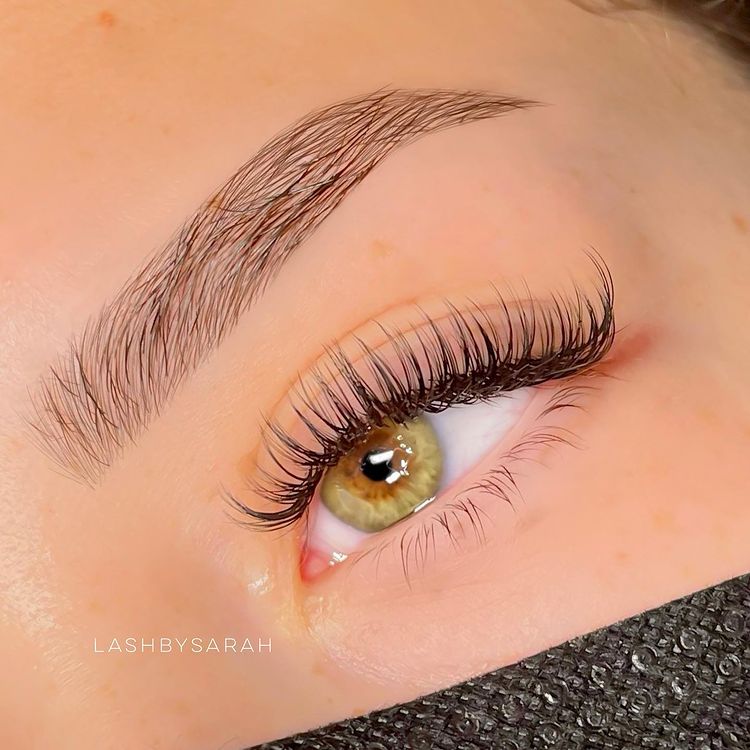 What Are Classic Eyelash Extensions?