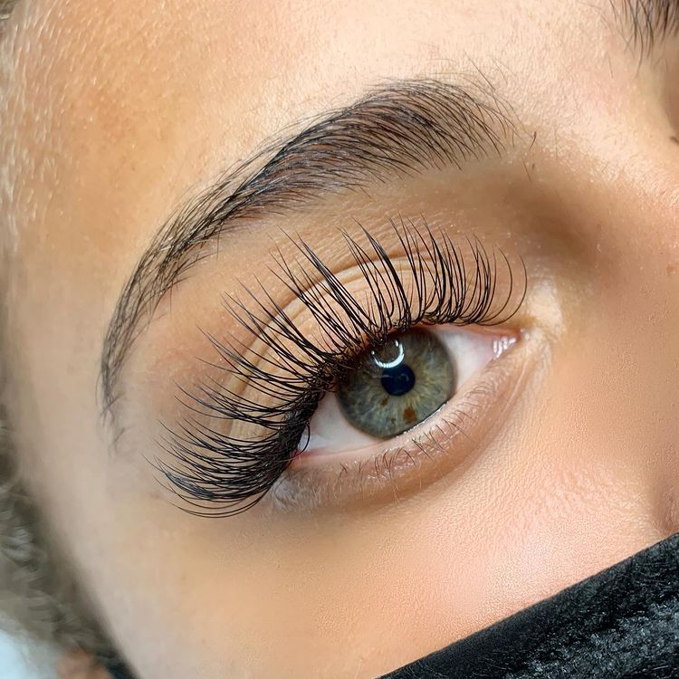 What Does the Classic Eyelash Extension Aftercare Look Like?