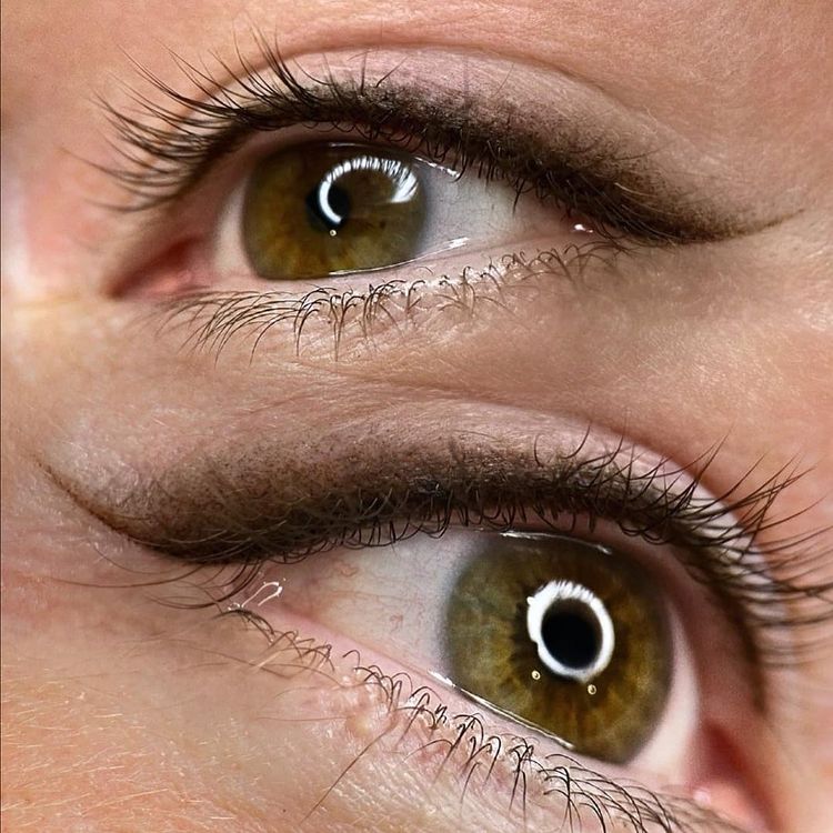 Eyeliner tattoo is an advanced permanent makeup procedure that recreates the look of wearing eyeliner.