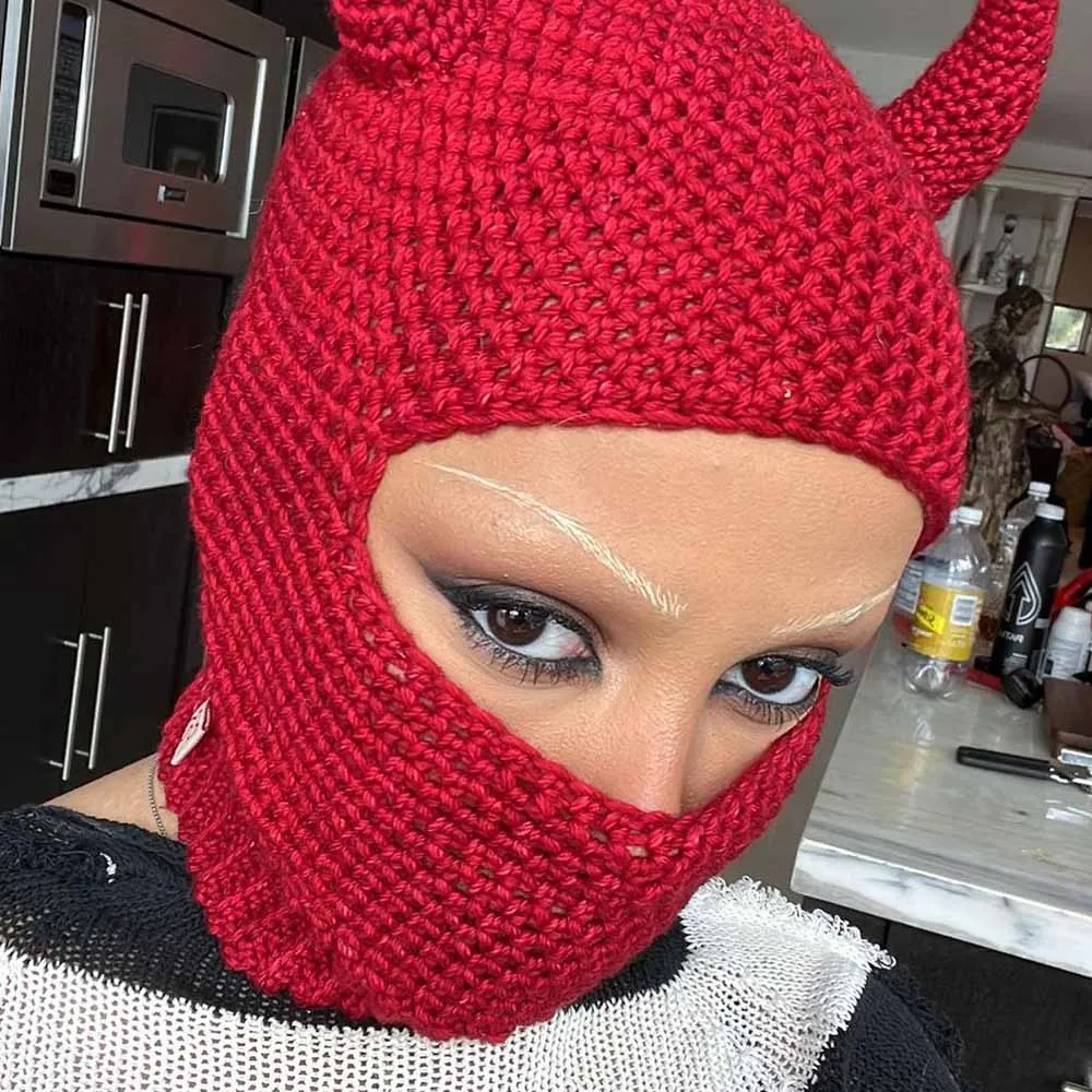 Doja Cat eyebrows bleached brows
