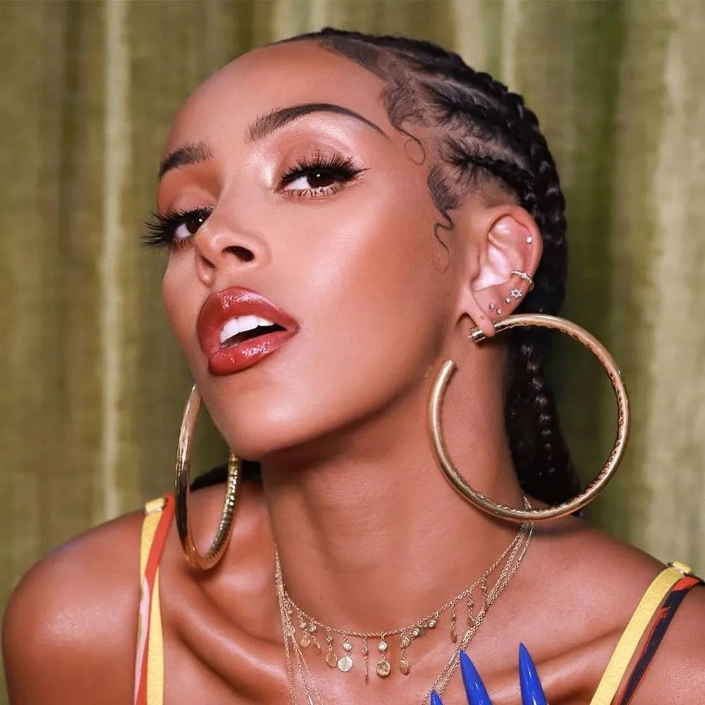 Would you rock Doja Cat's new no-eyebrow look? - The Standard Entertainment