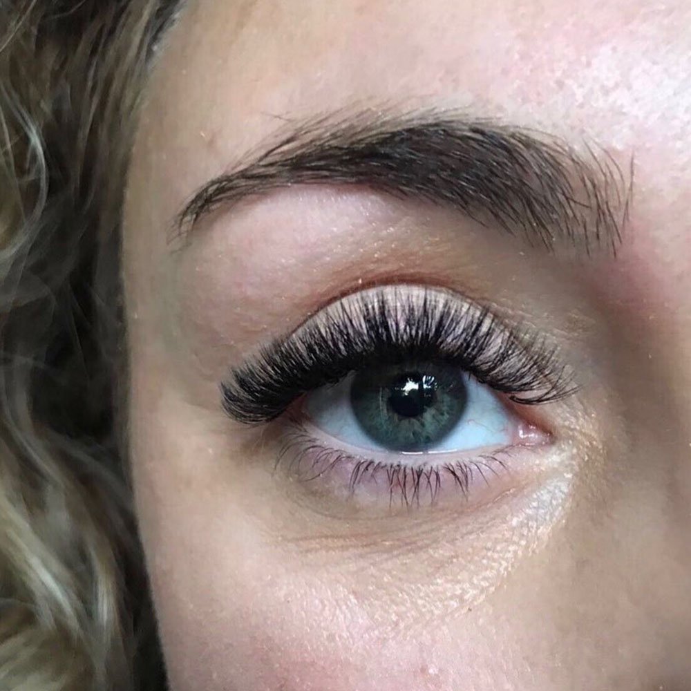 what are reverse cat eye lash extensions
