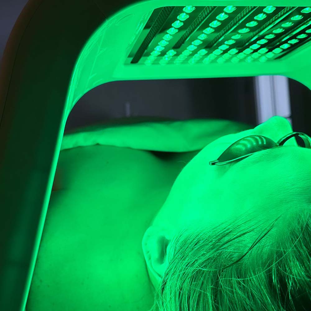 LED Light Therapy: All You Need to Know 12 green light therapy